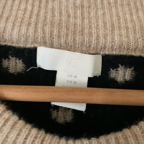 H&M | Tan & Black Polka Dot Mock Neck Slouchy Lounge Sweater - Picture 6 of 12
